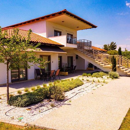 Varkes Suites 2 Nea Moudania Exterior photo