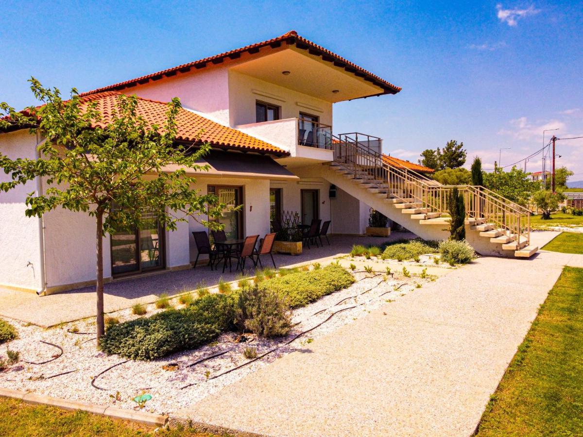 Varkes Suites 2 Nea Moudania Exterior photo