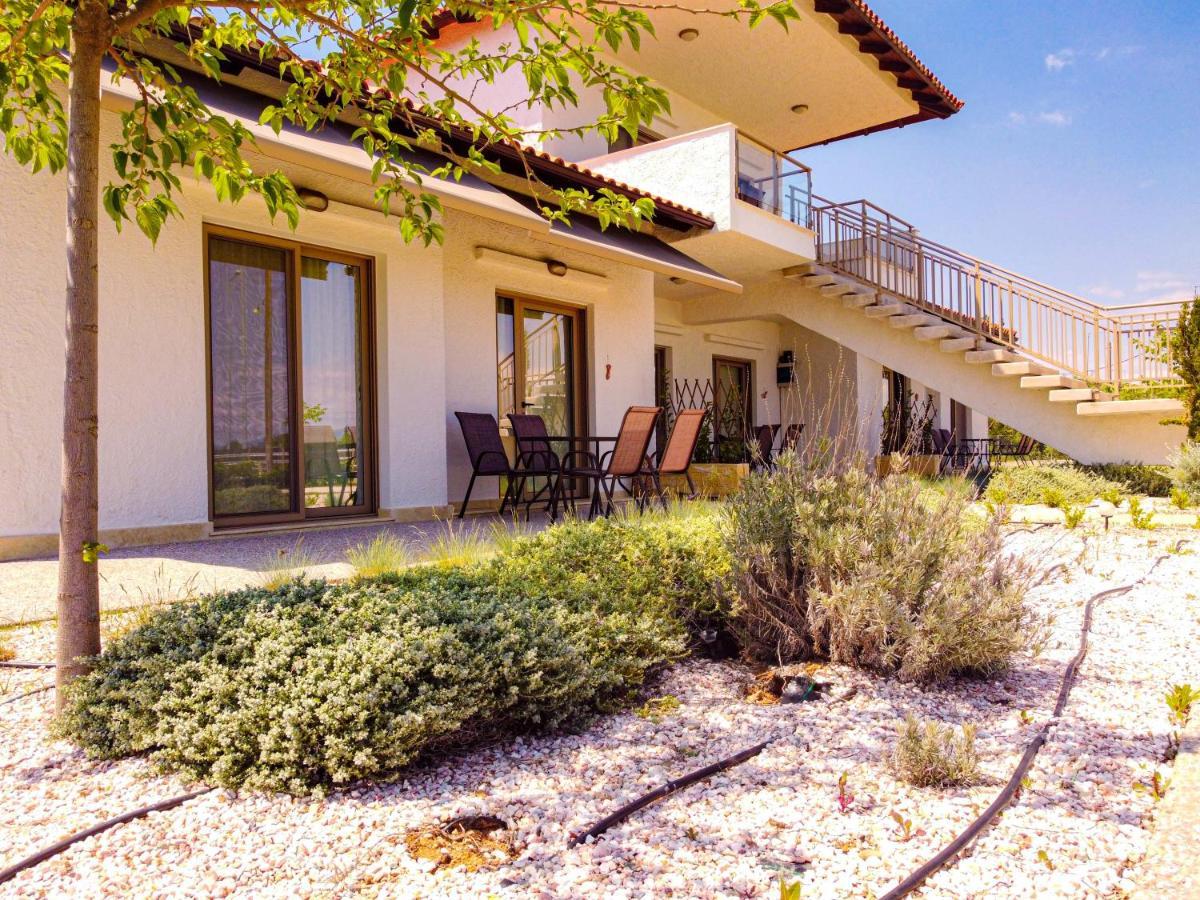 Varkes Suites 2 Nea Moudania Exterior photo