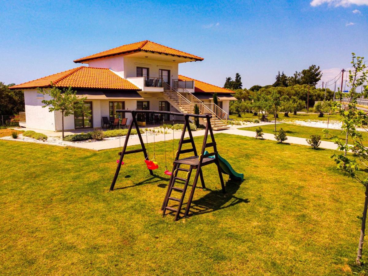 Varkes Suites 2 Nea Moudania Exterior photo